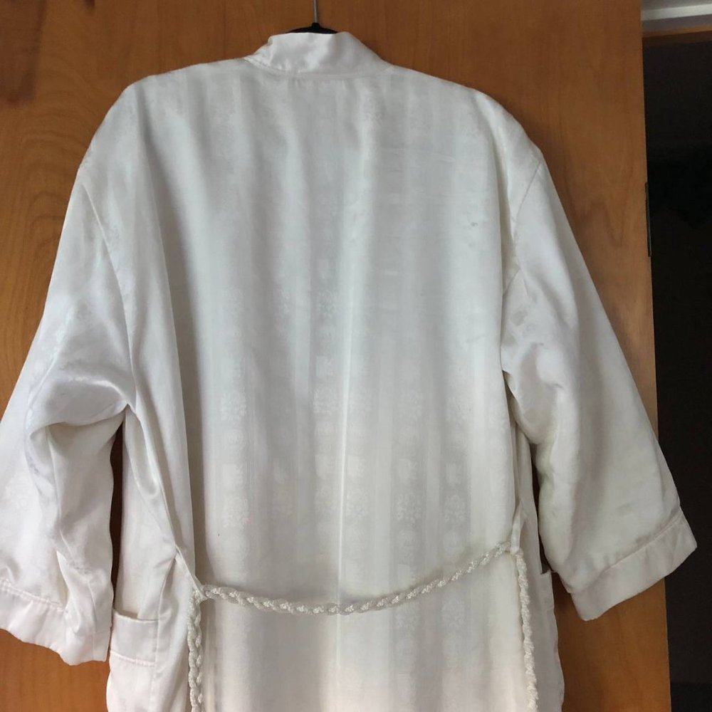 Luxury Vintage  TCM Bathrobe Ivory White - Picture 9 of 14